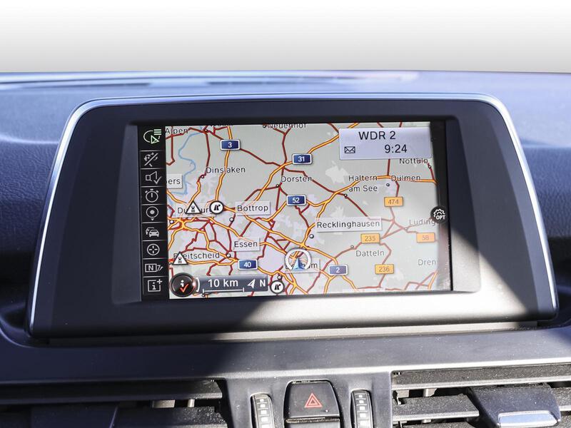 Fahrzeugabbildung 218 Active Tourer NAVI SHZ PDC BT AHK Bild 6 von 15