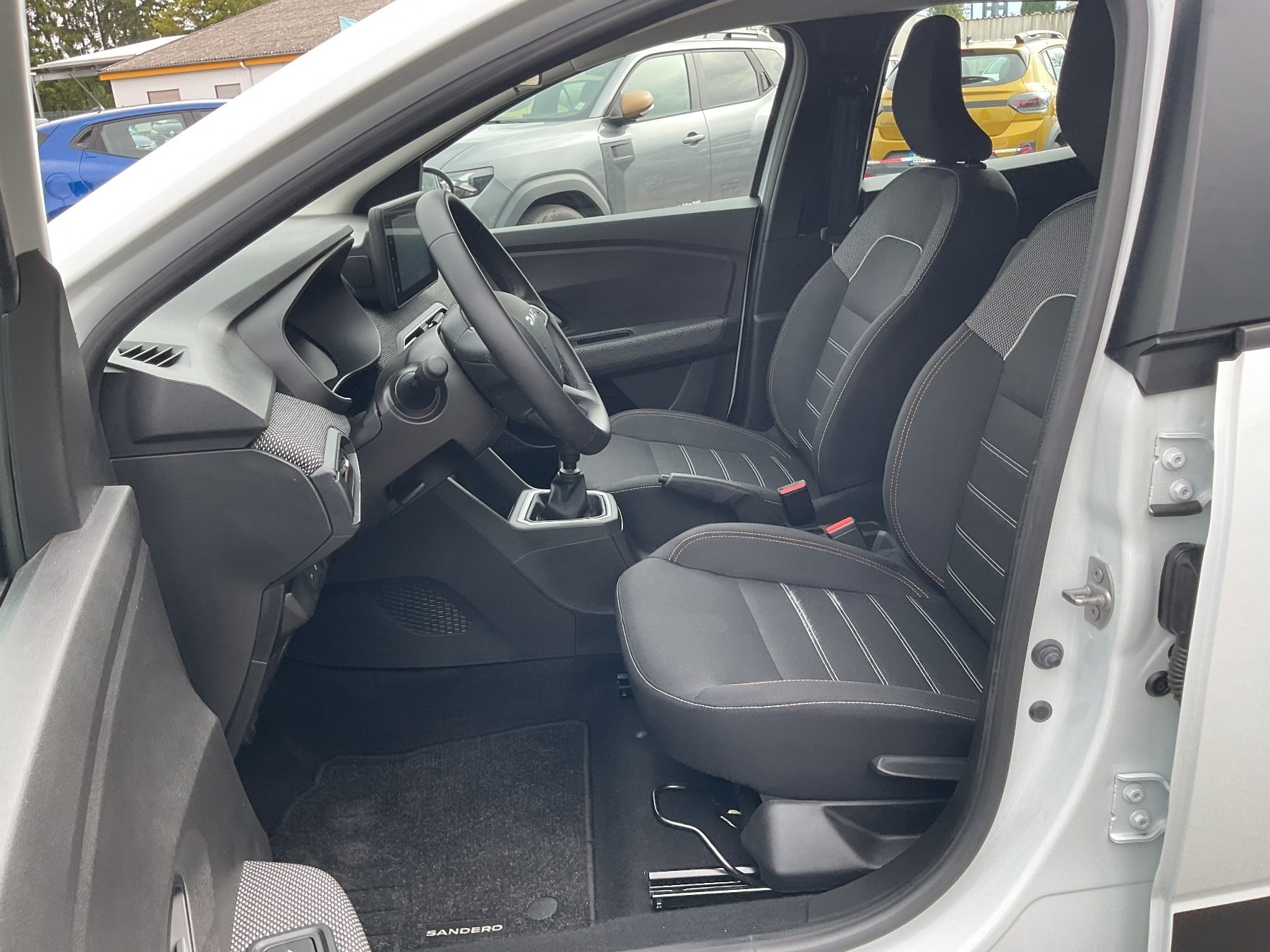 Dacia Sandero – Bild 7