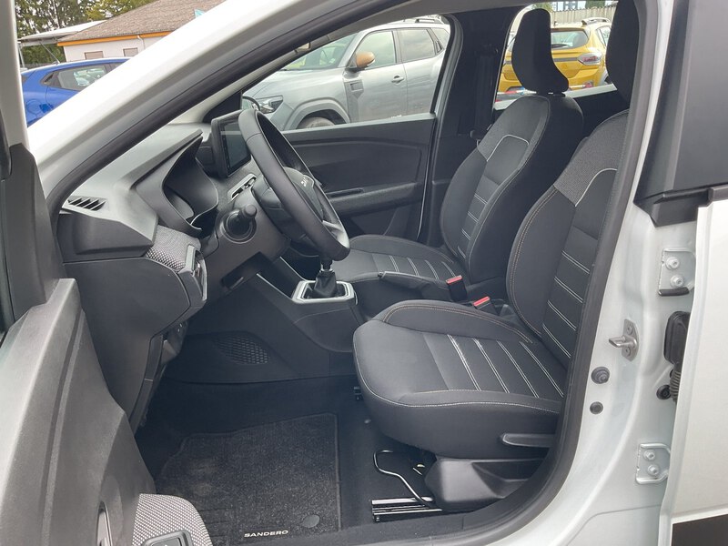 Fahrzeugabbildung Sandero Stepway Expression ECO-G 100 Bild 7 von 15