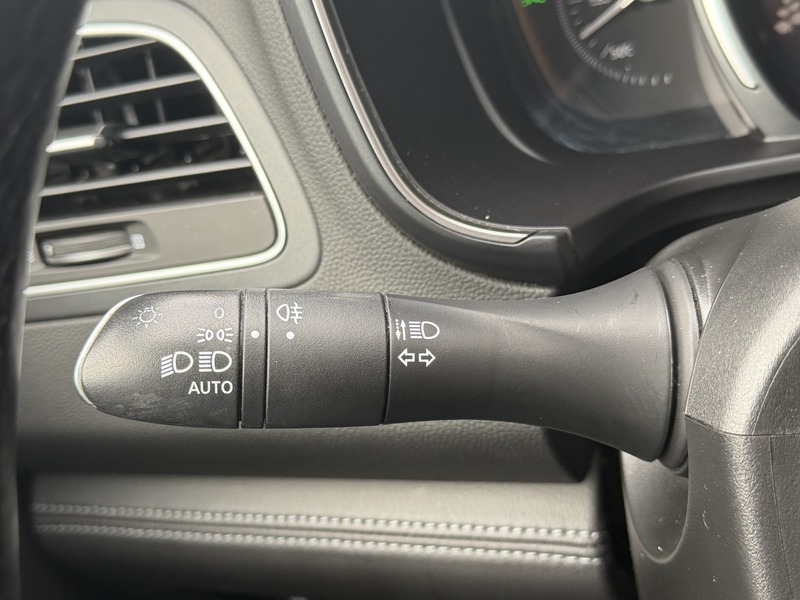 Fahrzeugabbildung Koleos X-Tronic-CVT Bild 20 von 46