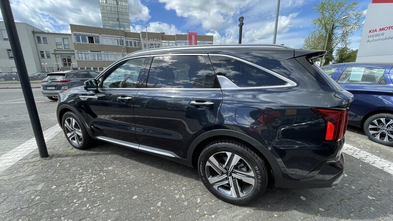 Fahrzeugabbildung Sorento Plug-In Hybrid Patinum 4WD Bild 7 von 18