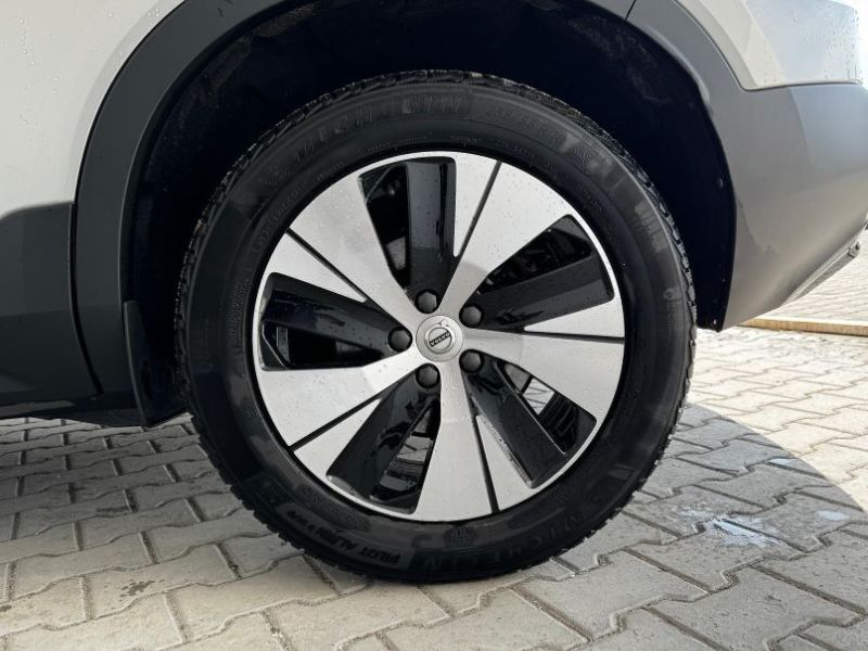 VOLVO XC40 2023 — imagine 30