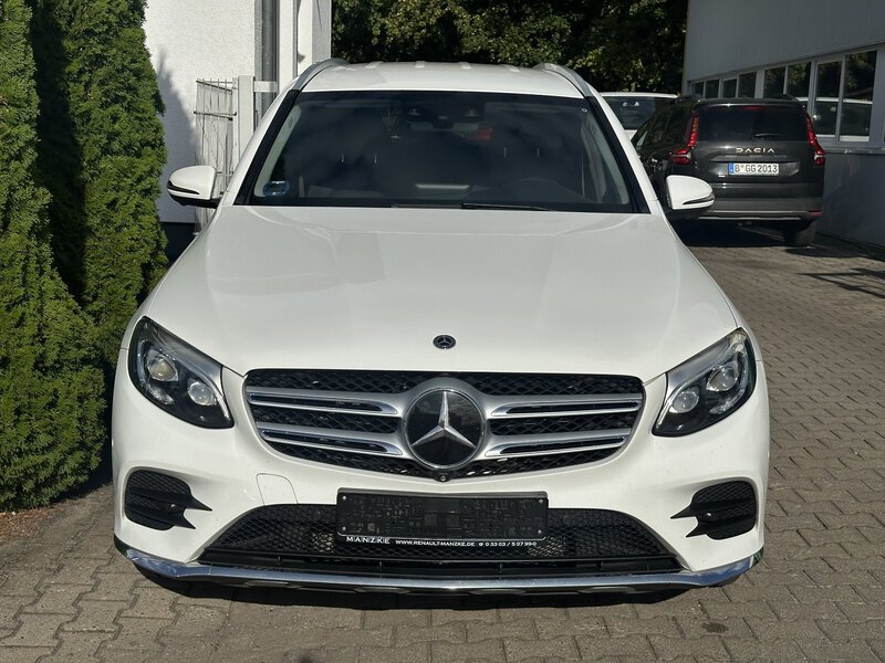 Fahrzeugabbildung GLC 350 d 4Matic AMG Line Bild 2 von 16