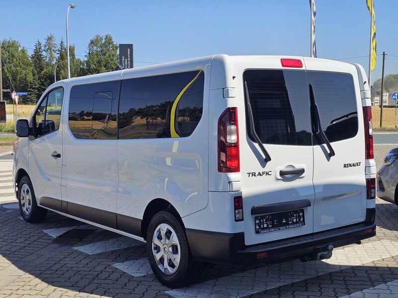 Fahrzeugabbildung Trafic Pkw Grand Entry Blue dCi 110 Bild 4 von 12