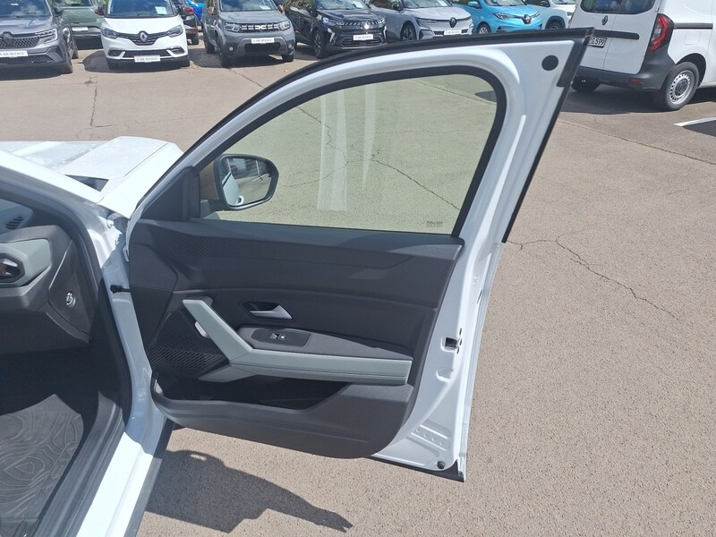 Fahrzeugabbildung Bigster 1.8 E-TECH Hybrid 155 Extreme Bild 17 von 17