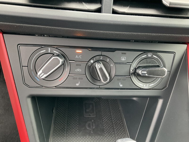 Fahrzeugabbildung Polo *DSG* Navi* 200PS Bild 18 von 21