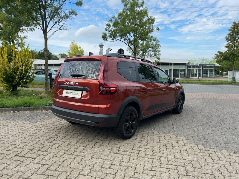 Fahrzeugabbildung Jogger 1.0 TCe 110 Extreme+ *7-Sitzer* Bild 4 von 15