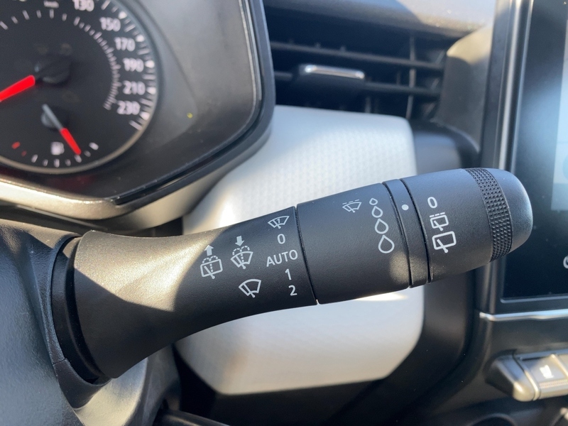 Fahrzeugabbildung Clio EVOLUTION SCe 65 Bild 19 von 21