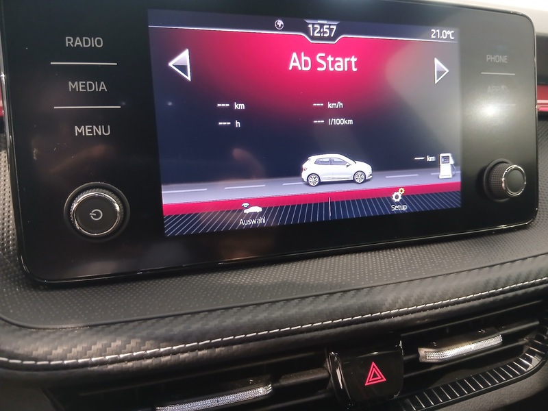 Fahrzeugabbildung Fabia 1.0 TSI Monte Carlo OPF Bild 32 von 47