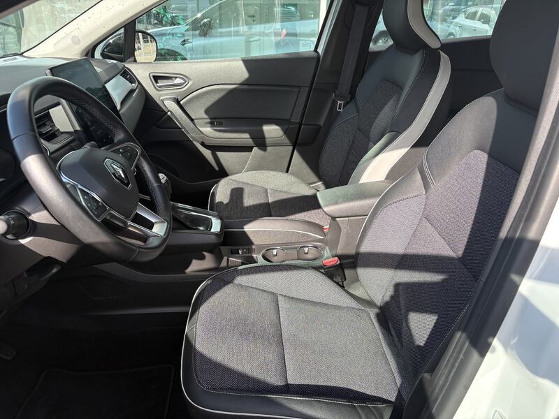 Fahrzeugabbildung Captur INTENS TCe 140 Bild 7 von 10