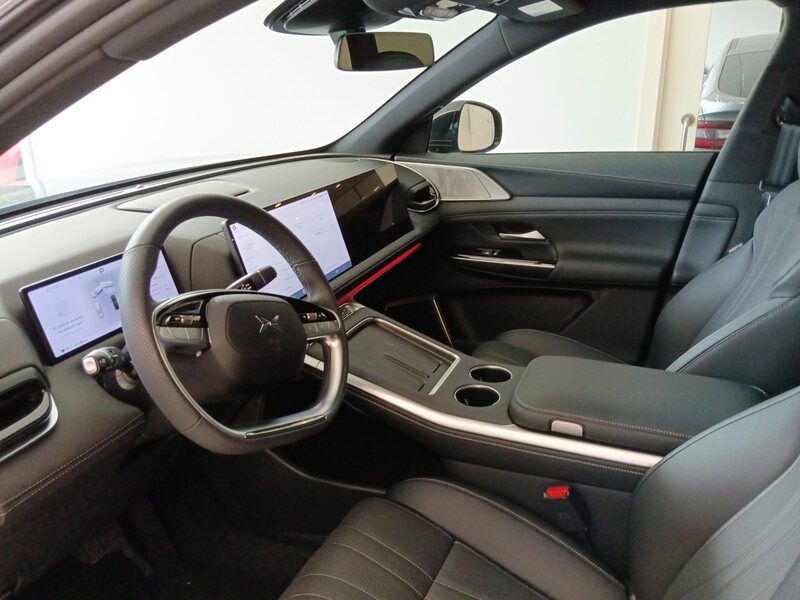 Xpeng G9