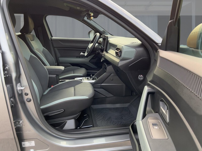 Fahrzeugabbildung Duster 1.6 E-TECH 140 Extreme Bild 8 von 30