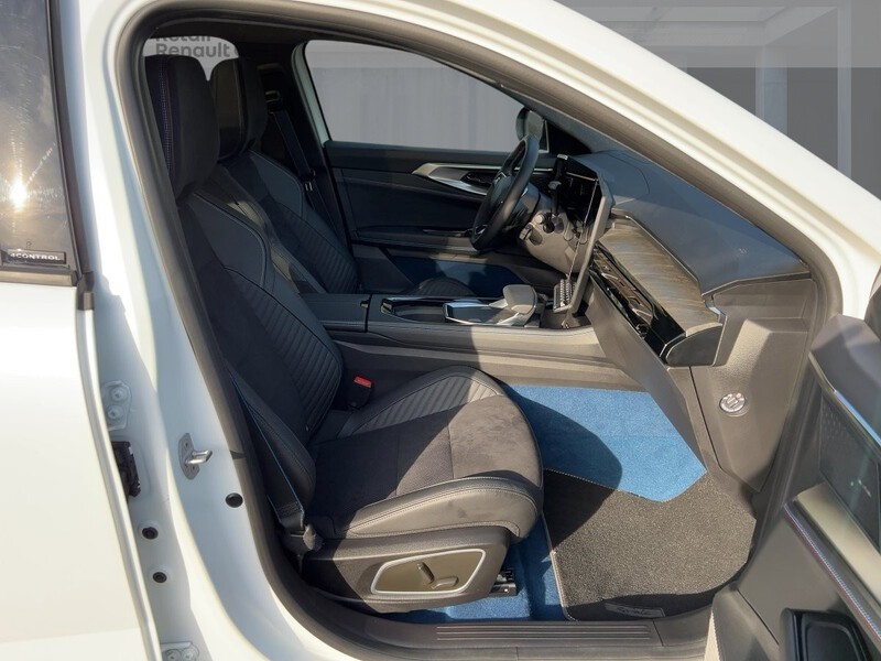 Fahrzeugabbildung Rafale 1.2 Plug-in Hybrid Atelier Alpine 300 Bild 8 von 30