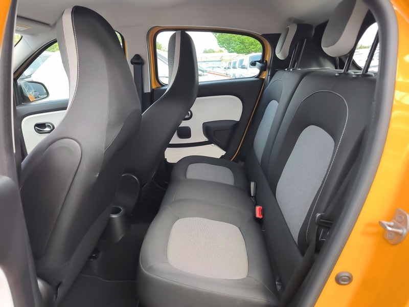 Fahrzeugabbildung Twingo 1.0 SCe 75 Limited KLIMA*CARPLAY*PDC*ALLW Bild 8 von 18