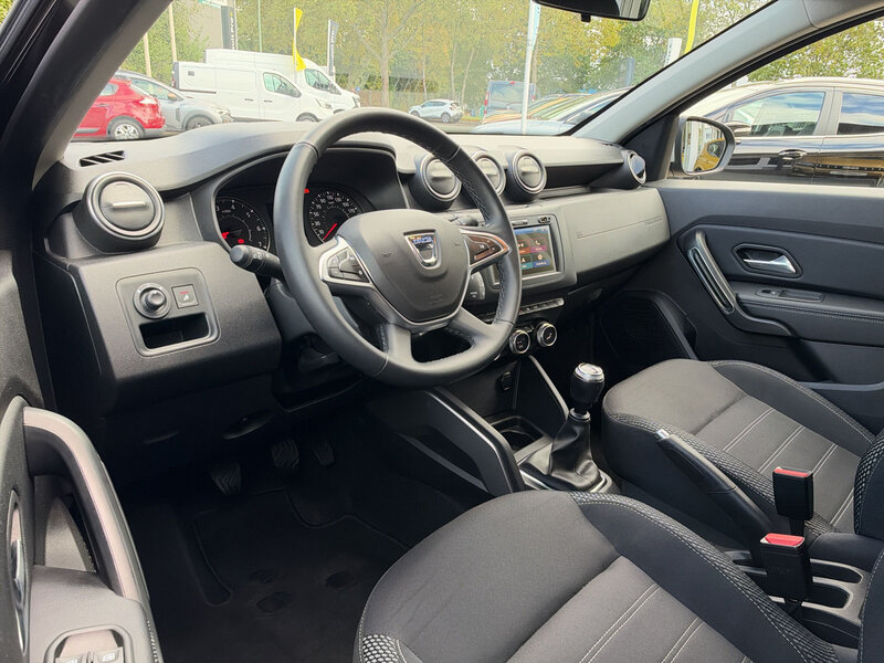 Fahrzeugabbildung Duster 360° Navi Tempomat Bild 10 von 20