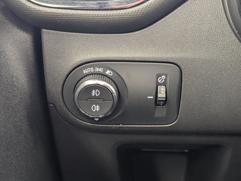 Fahrzeugabbildung Crossland X 1.2 Turbo Edition Navi LED Klima Bild 30 von 33