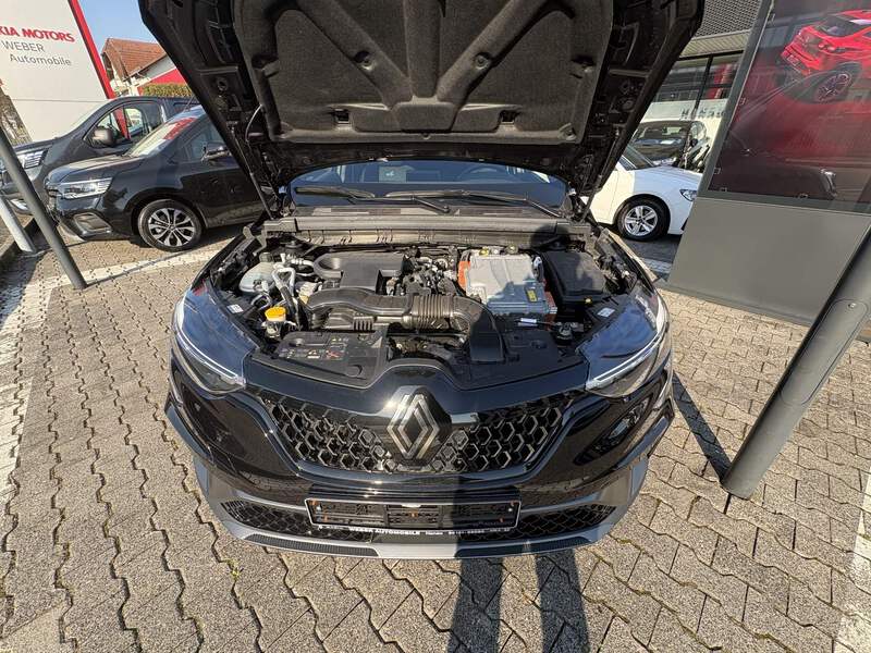 Fahrzeugabbildung Arkana 1.6 E-TECH Hybrid 145 Esprit Alpine EU6e Bild 16 von 18