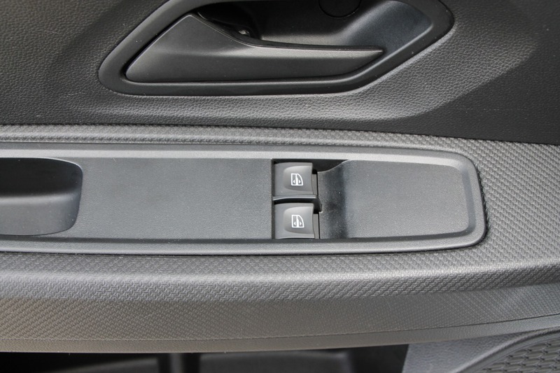 Fahrzeugabbildung Sandero Essential TCe 90 Bild 14 von 21