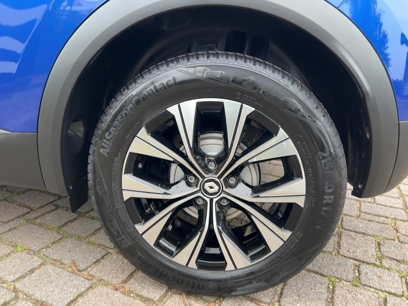 Fahrzeugabbildung Captur TCe 140 EDC Mild-Hybrid Techno *Automatik* Bild 13 von 15