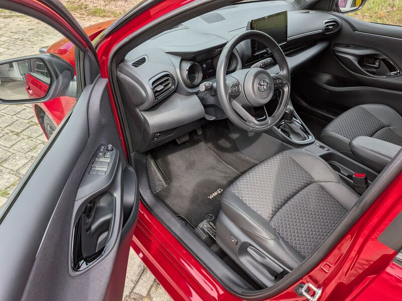 Fahrzeugabbildung Yaris ABS Fahrerairbag ESP Bild 8 von 15