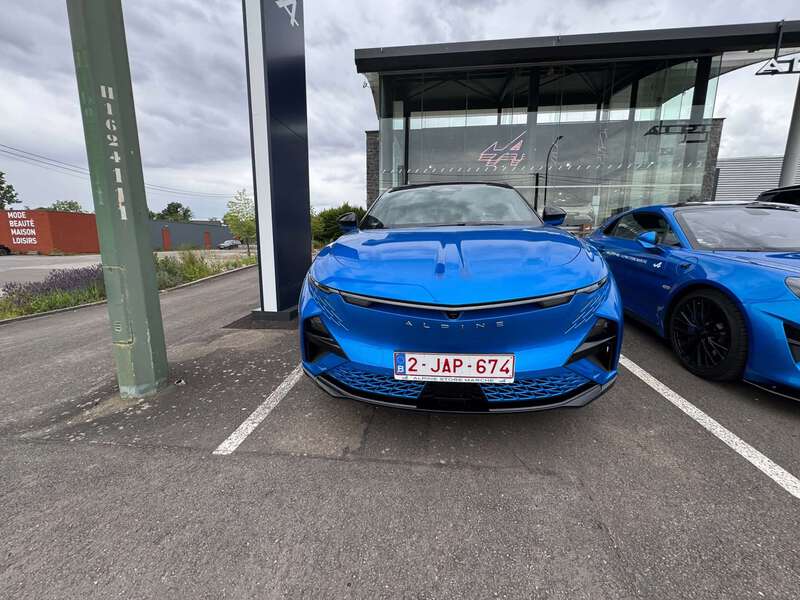 Alpine A390