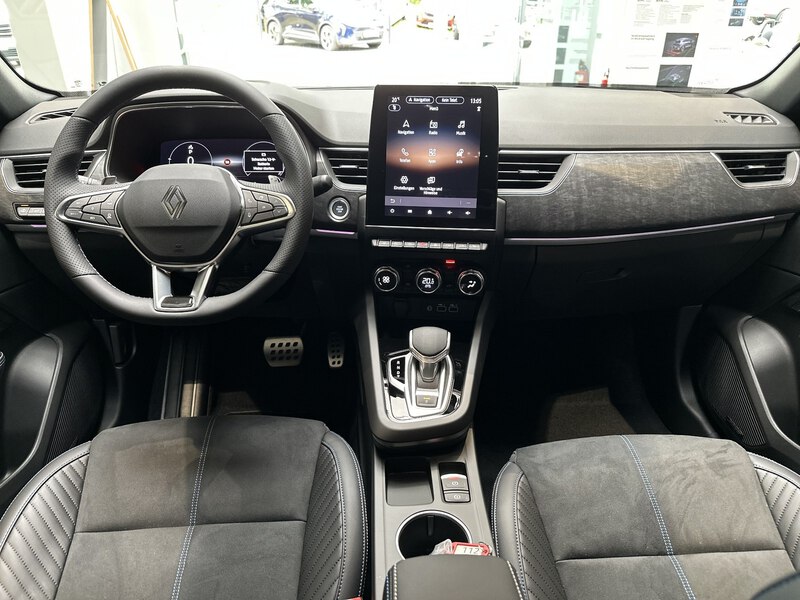 Fahrzeugabbildung Arkana Esprit Alpine 160 PS EDC Mild Hybrid Bild 34 von 50