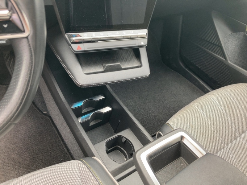 Fahrzeugabbildung Megane E-TECH TECHNO EV60 220 Bild 13 von 20