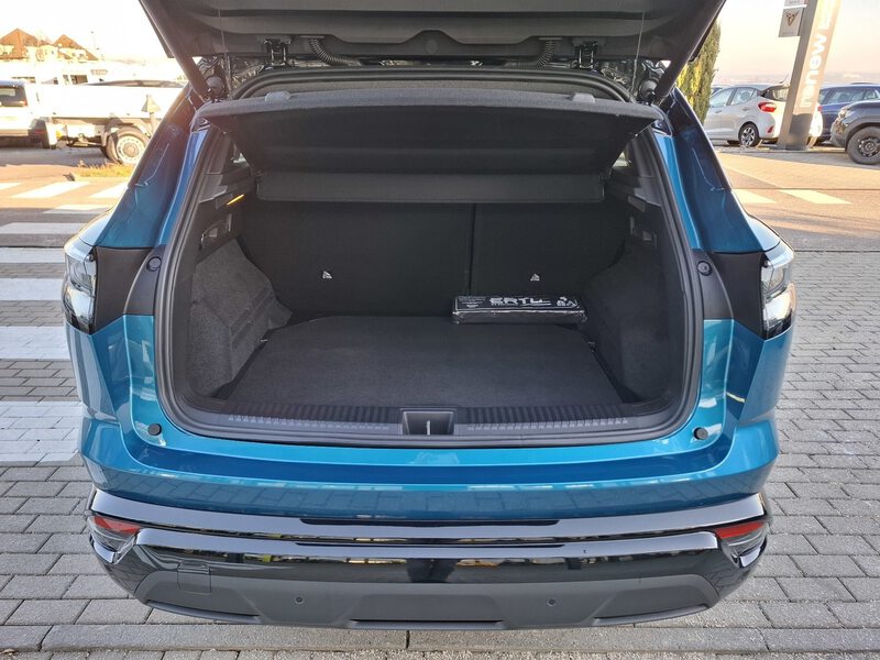 Fahrzeugabbildung Austral Techno Full Hybrid E-Tech 200 Bild 9 von 44