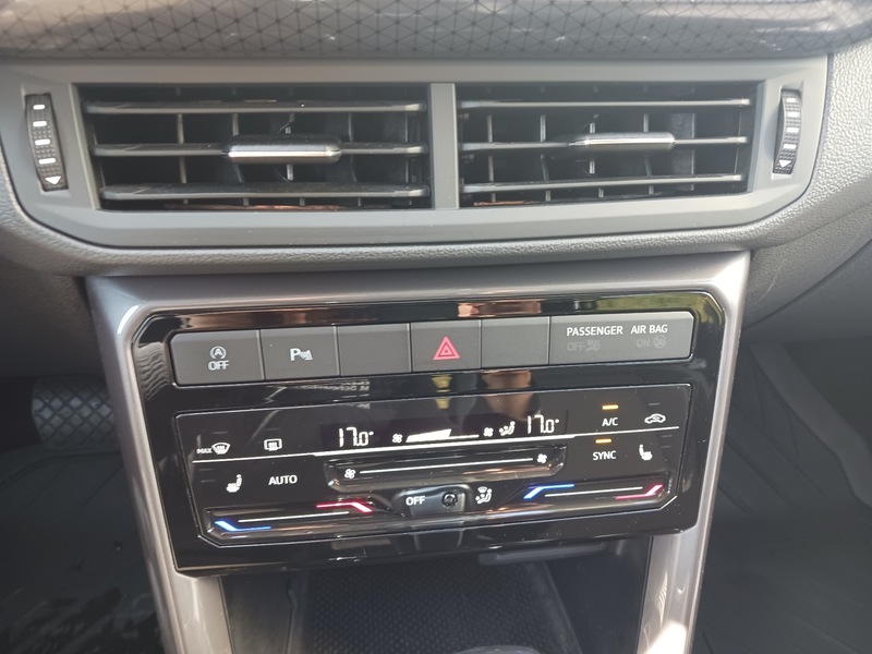 Fahrzeugabbildung T-Cross Style 1.0 TSI DSG Start&Stop *AUTOMATIK* Bild 26 von 30