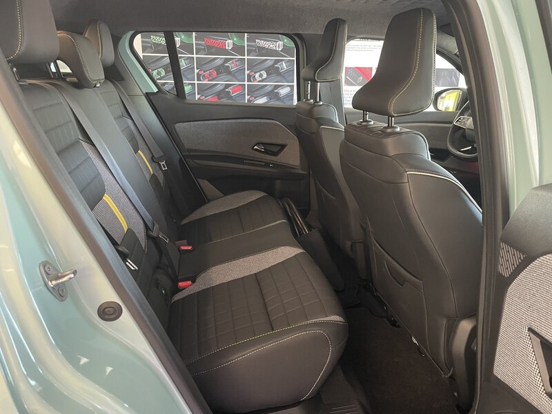 Fahrzeugabbildung R 4 Comfort Range Bild 16 von 50