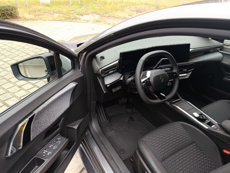 Fahrzeugabbildung Clio Techno Full Hybrid E-Tech 160 Bild 8 von 13