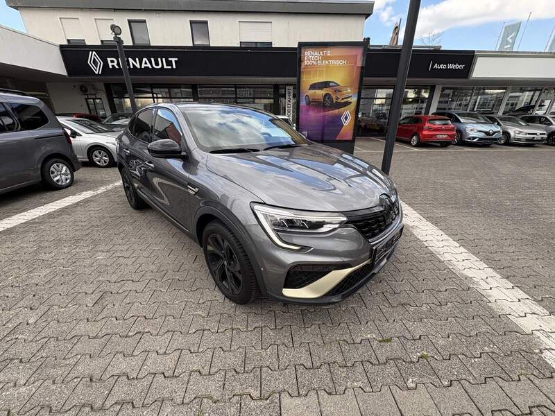 Fahrzeugabbildung Arkana E-Tech Hybrid TCe 145 Engineered Bild 2 von 18