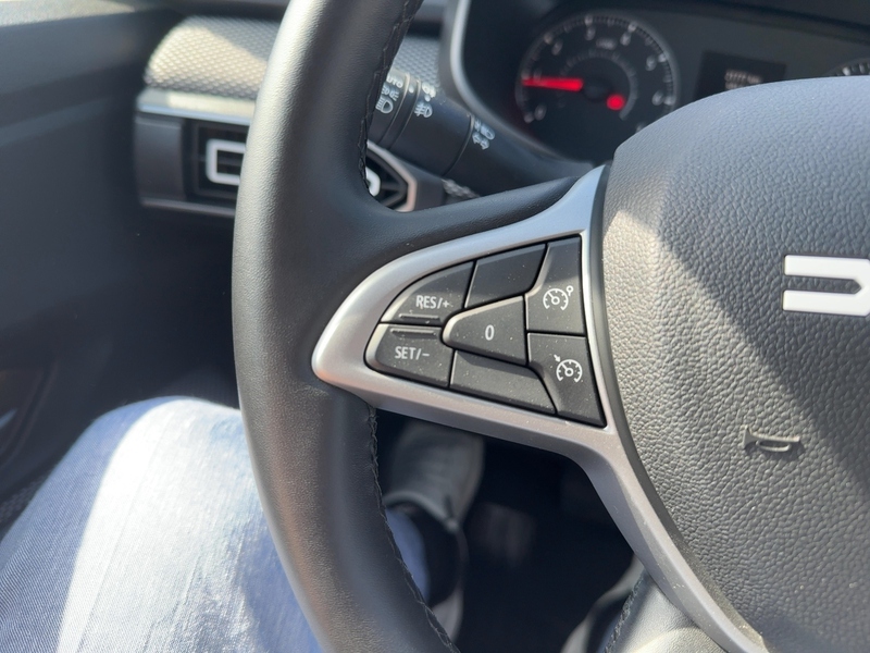 Fahrzeugabbildung Sandero Journey TCe 90 *GJR*KAMERA*SHZ*KLIMAAUTO.* Bild 15 von 15
