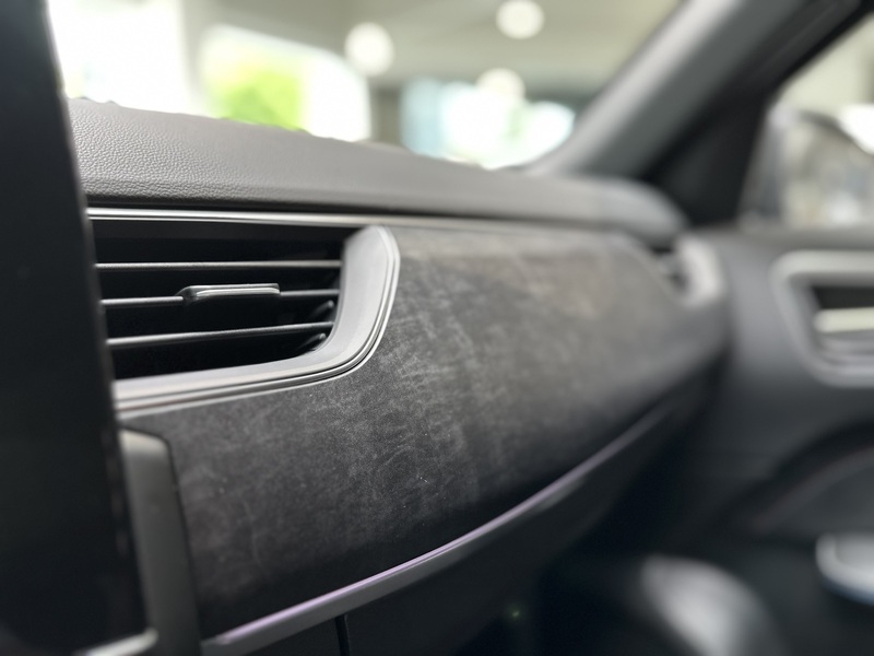 Fahrzeugabbildung Arkana Esprit Alpine 160 PS EDC Mild Hybrid Bild 50 von 50