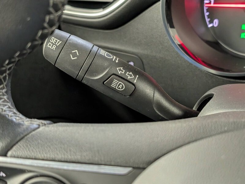 Fahrzeugabbildung Crossland 1.2 Turbo Elegance LED Navi Bild 28 von 32