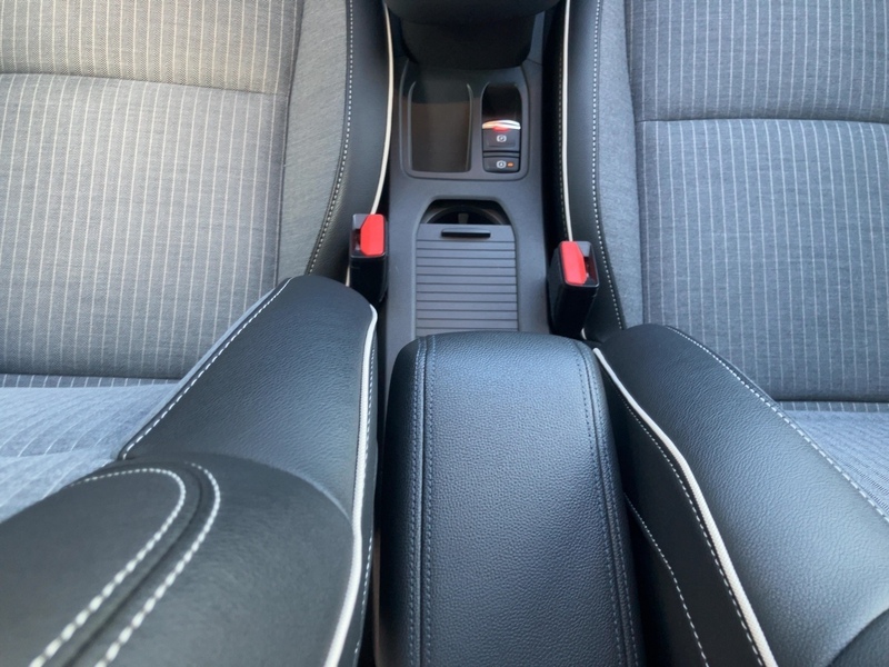 Fahrzeugabbildung Clio Lutecia 1.0 TCe 90 GPF Bild 19 von 20