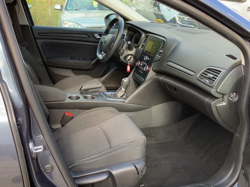 Fahrzeugabbildung Megane Automatik Bild 9 von 17