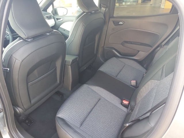 Renault Clio – Bild 10