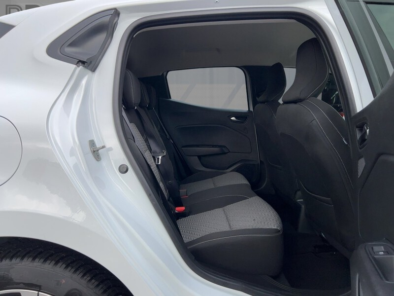Fahrzeugabbildung Clio EVOLUTION TCe 90 Bild 9 von 23