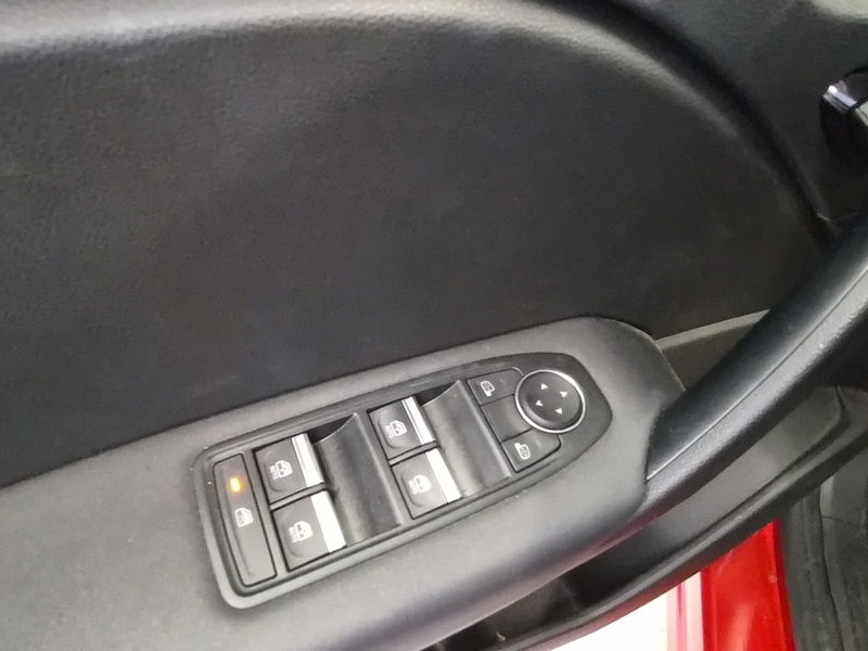 Fahrzeugabbildung Captur 1.0 Evolution TCe 100 LPG Klima LM SHZ Bild 11 von 19