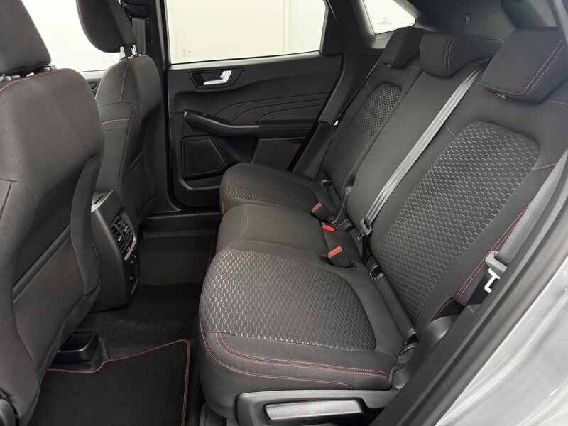 Fahrzeugabbildung Kuga 1.5 EcoBoost ST-Line Allwetterreifen Bild 9 von 40