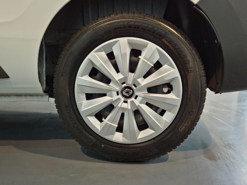 RENAULT Express 2023 — imagine 32