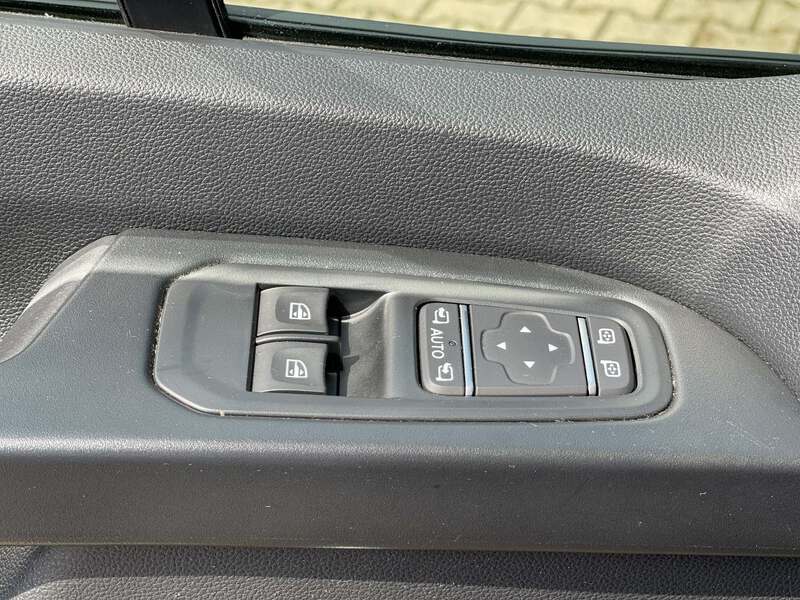 Fahrzeugabbildung Trafic L1H1 DOKA Komfort 3,0t dCi 150PS EDC Bild 32 von 46