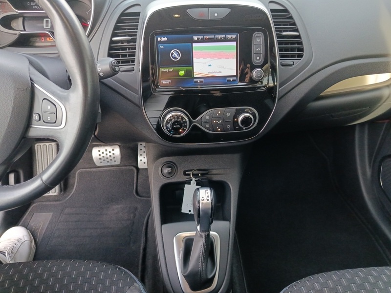 Fahrzeugabbildung Captur Intens TCe 150 EDC GPF Bild 9 von 11