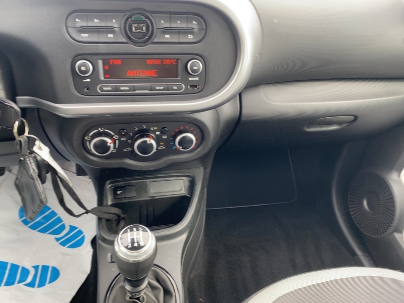 Fahrzeugabbildung Twingo ZEN SCe 65 Start & Stop Bild 11 von 21