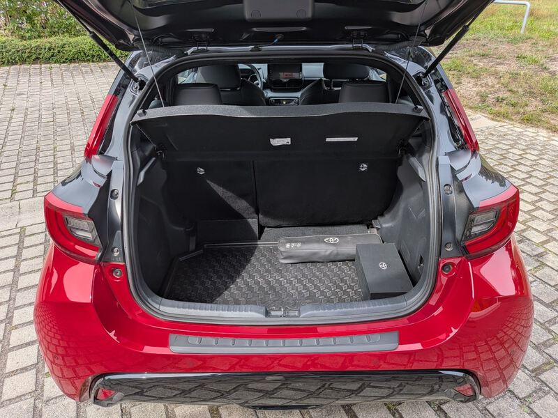 Fahrzeugabbildung Yaris ABS Fahrerairbag ESP Bild 3 von 15