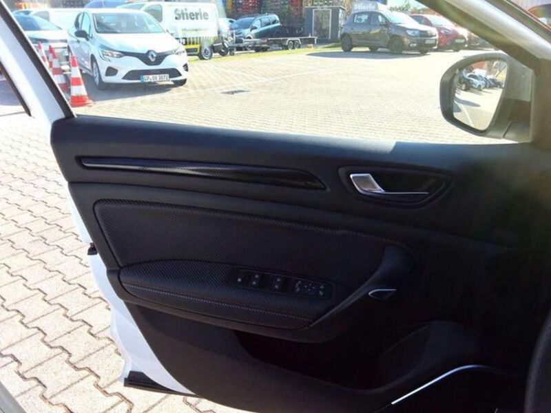 Fahrzeugabbildung Megane TCe 300 EDC/BOSE/KAMERA/PDC Bild 14 von 15