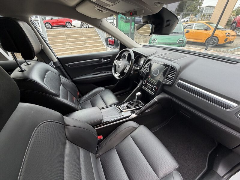 Fahrzeugabbildung Koleos X-Tronic-CVT Bild 36 von 46