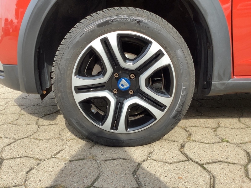 Fahrzeugabbildung Sandero LPG/Benzin Bild 7 von 15
