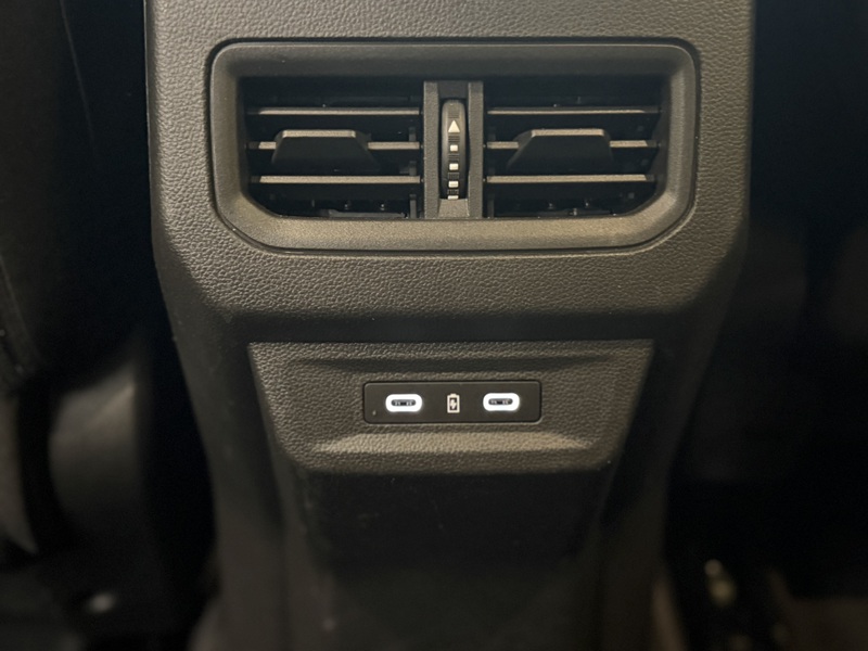 Fahrzeugabbildung Austral Equilibre Mild Hybrid 140 PS Bild 36 von 50